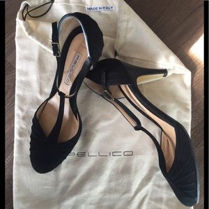 Leather Pumps With T-strap